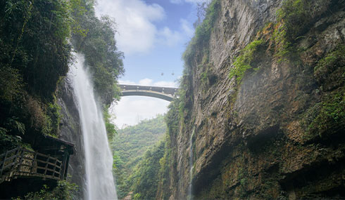 /material-alias/theme/china/img/Fillo專用(490x285)/華中(西安｜河南｜張家界｜長江三峽)/恩施大峽谷.jpg
