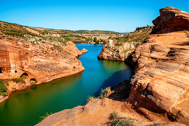 天山托木爾大峽谷