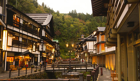 /material-alias/theme/japan/artimg/東京東北/銀山溫泉1.jpg